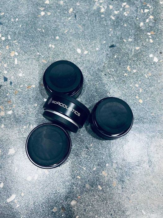 Звукоізоляційна підставка IsoAcoustics ISO-PUCK