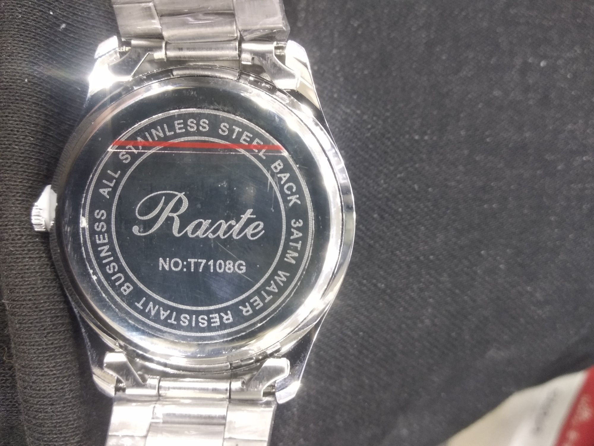 Новий наручний годинник Raxte