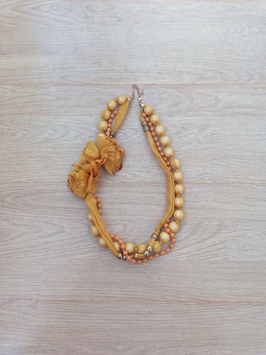 Буси, намисто, прикраса на шию