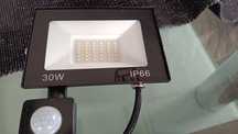 Lampa led 30w z czujnikiem ruchu