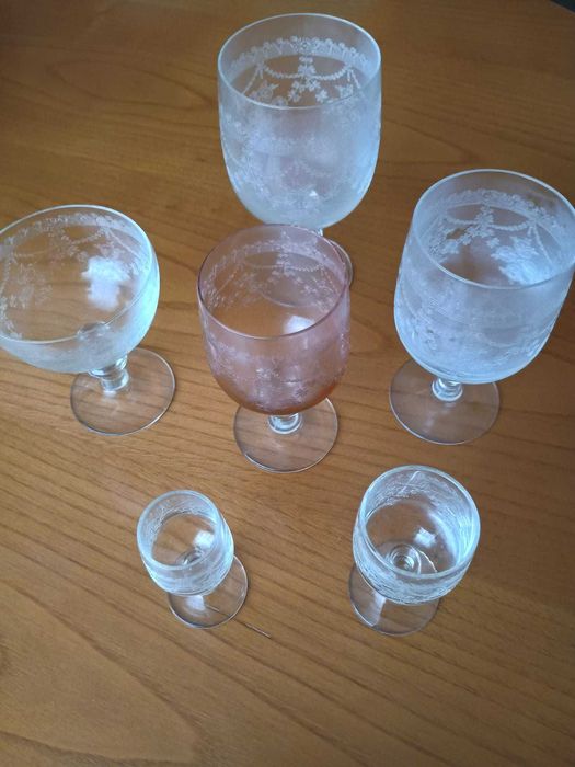 vendo conjunto de 71 peças de copos cristal para  bebidas