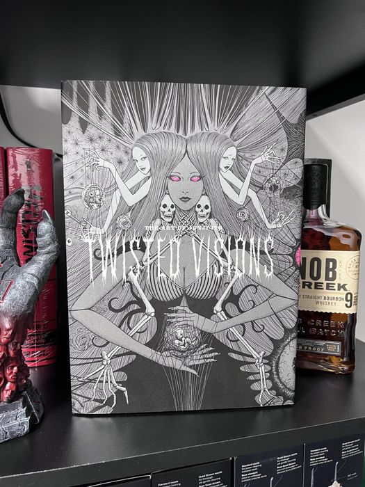 Артбук « The Art of Junji Ito: Twisted Visions » Дзюндзи Ито