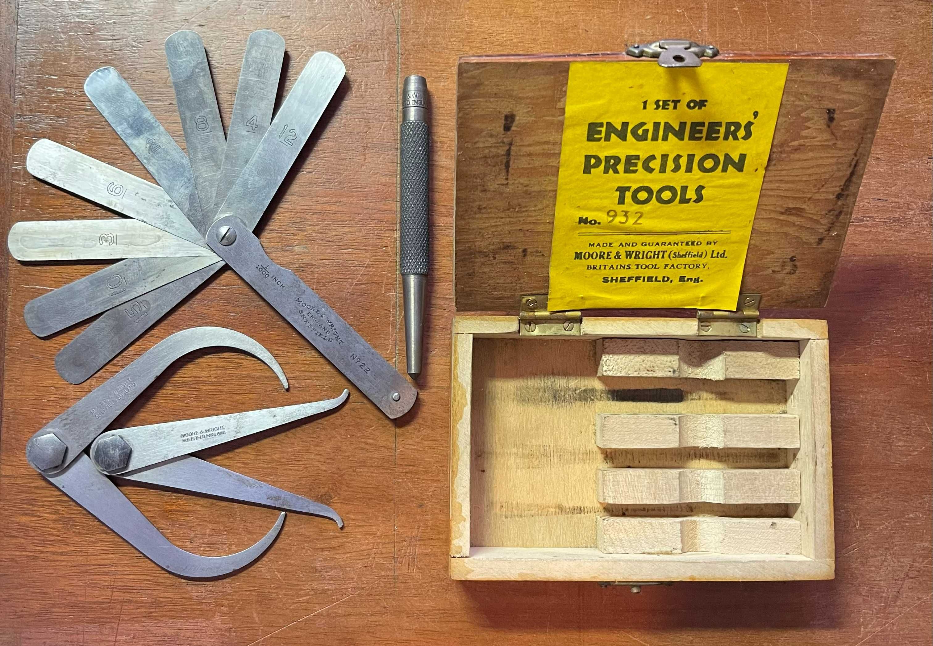 Caixa com conjunto de ferramentas de precisão Moore & Wright