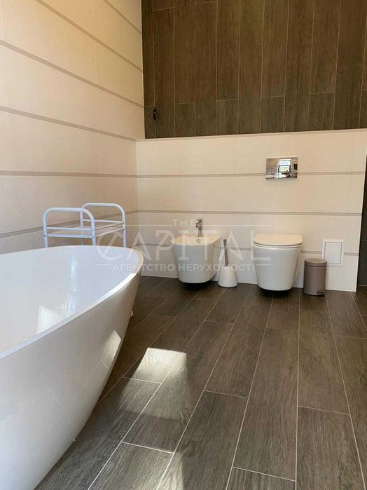 Шикарний та комфортний будинок у стилі "HIGH TECH" в Стоянці