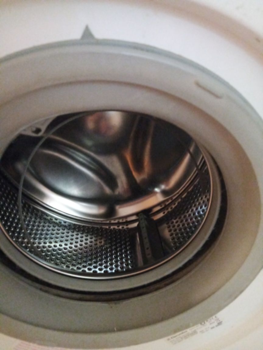 Продам НЕРОБОЧУ пральну машину Electrolux