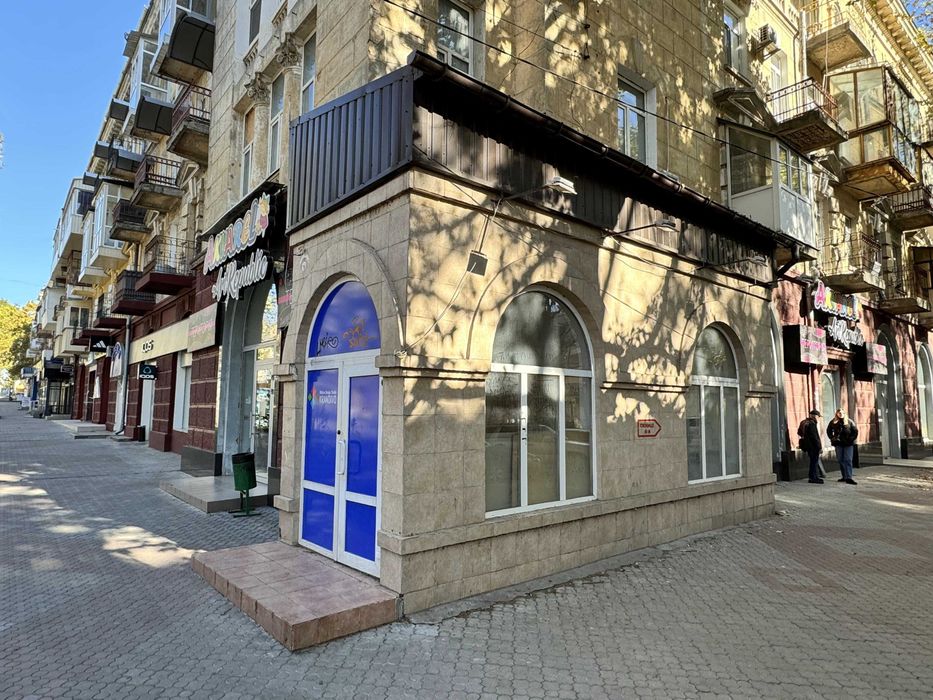 Соборна/Спаська 250 кв.м. прохідняк ціна 40000 грн/міс