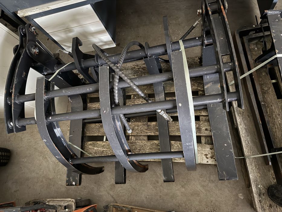 Chwytak do galezi drewna korzeni slomy krokodyl i widly do palet NOWY