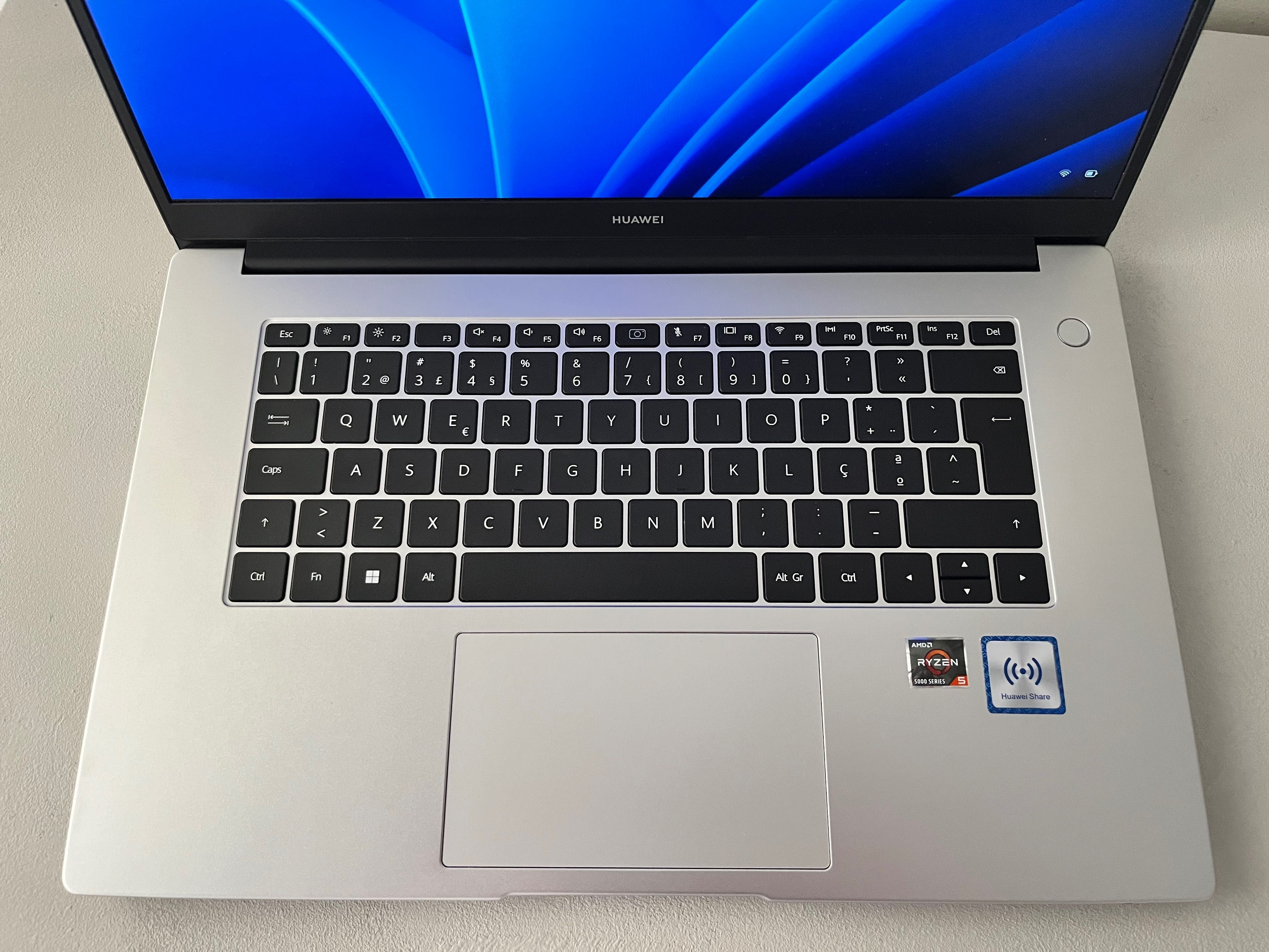 Portátil HUAWEI Matebook D15 Ryzen 5 5500U - RAM: 8 GB - 512 GB SSD