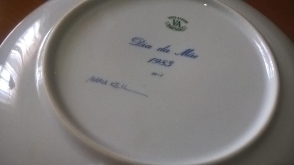 Vista Alegre - Prato Dia da Mãe assinado por Maria Keil (nº 1)