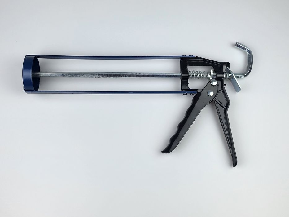 Pistolet do kleju silikonu