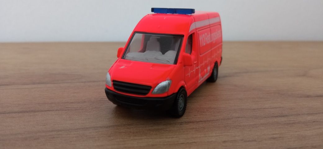 Siku Mercedes sprinter pogotowie