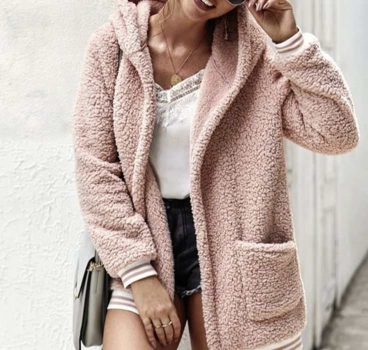 Bluza pudrowy róż z kapturem puszysta milutka L