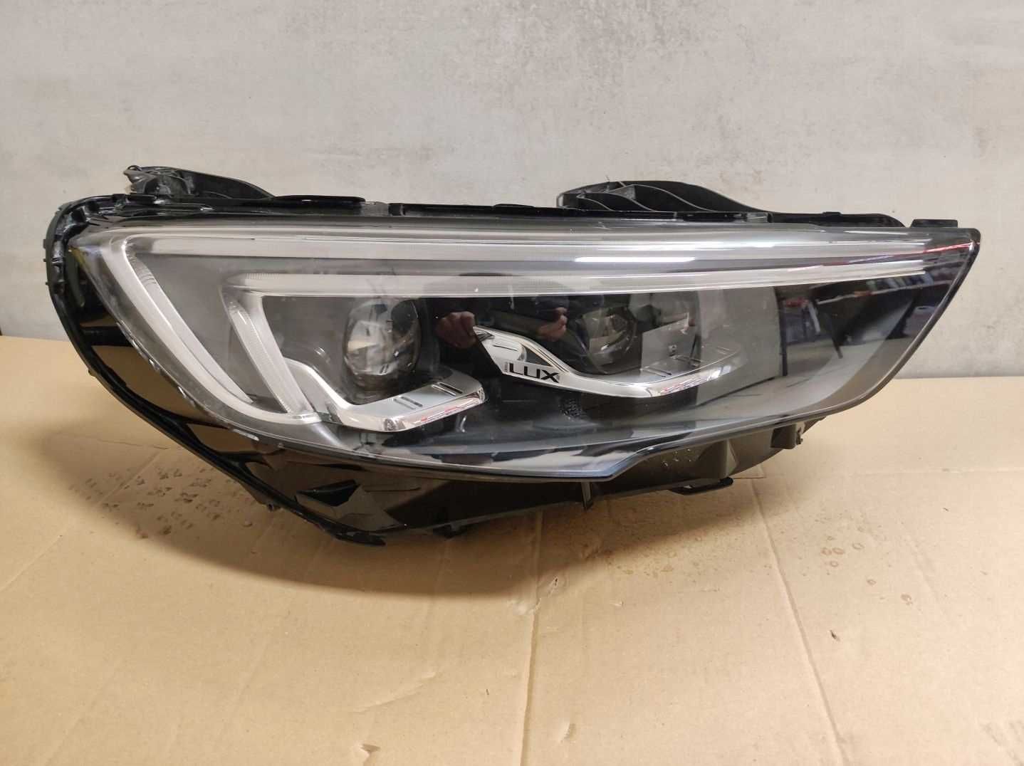 Opel Insignia B II 17- Reflektor prawy lampa prawa przód FULL LED  R16