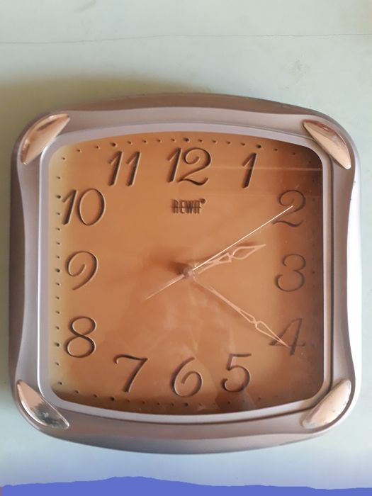 Часы кварцевые настенные