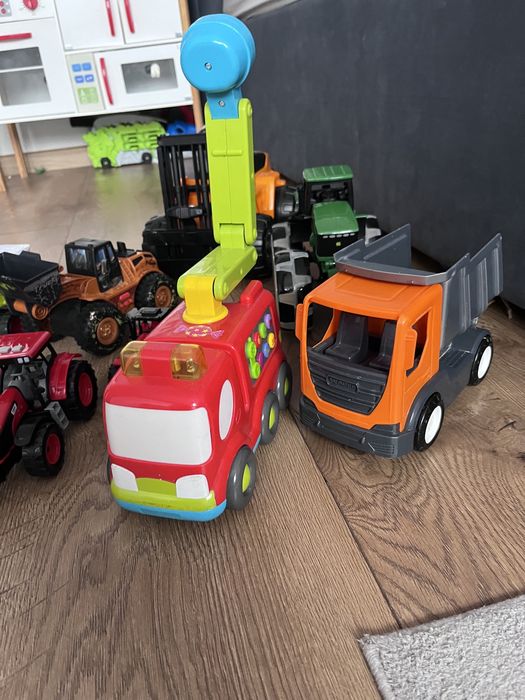 Zestaw zabawek ciagnik traktory straz pozarna