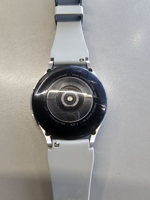 Продам samsung galaxy watch 4 classic