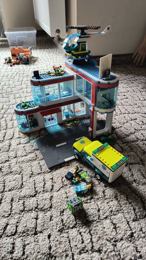 Lego City szpital 60330
