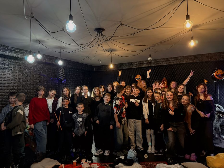 ЦЕНТР уроки гитары барабанов вокала ф-но / уроки гітари фортепіано