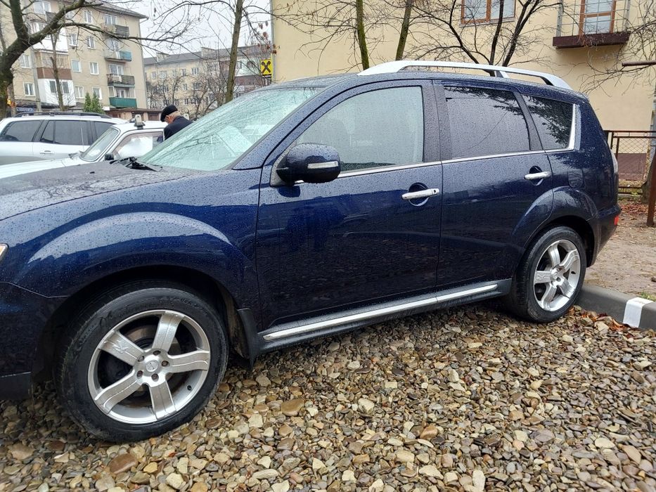 Продам авто аутлендер