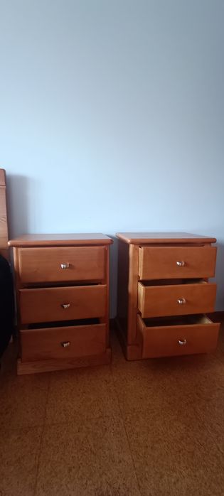 Guarda fatos + 2 mesas de cabeceira