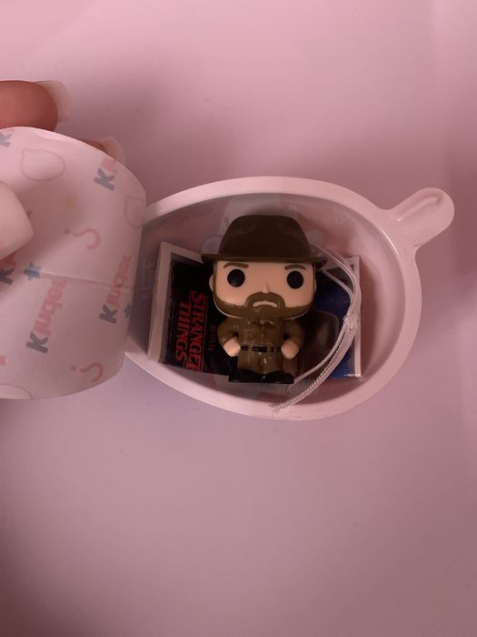 kinder joy дивні дива stranger things обмін