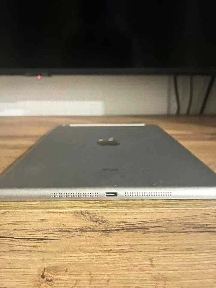 Продам iPad Air (wi fi + cellular)!