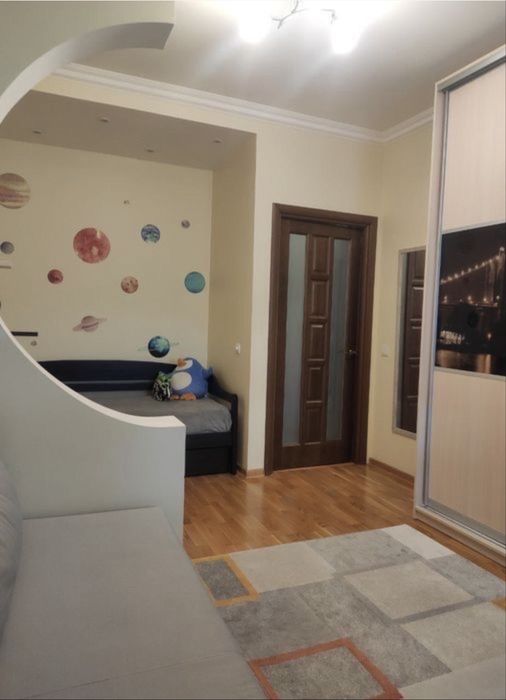 3 к квартира з ремонтом, меблями та технікою  в центрі міста Буча