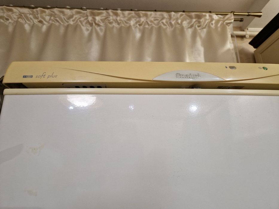 Холодильник б/у напівробочий. Можна на запчастини