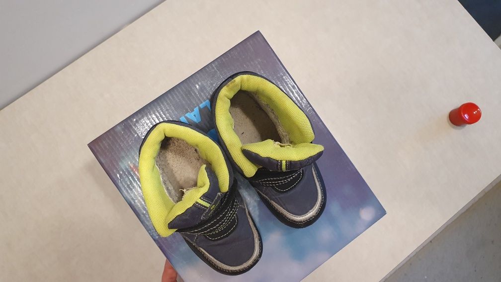 Sprzedam buty śniegowce dla chlopca