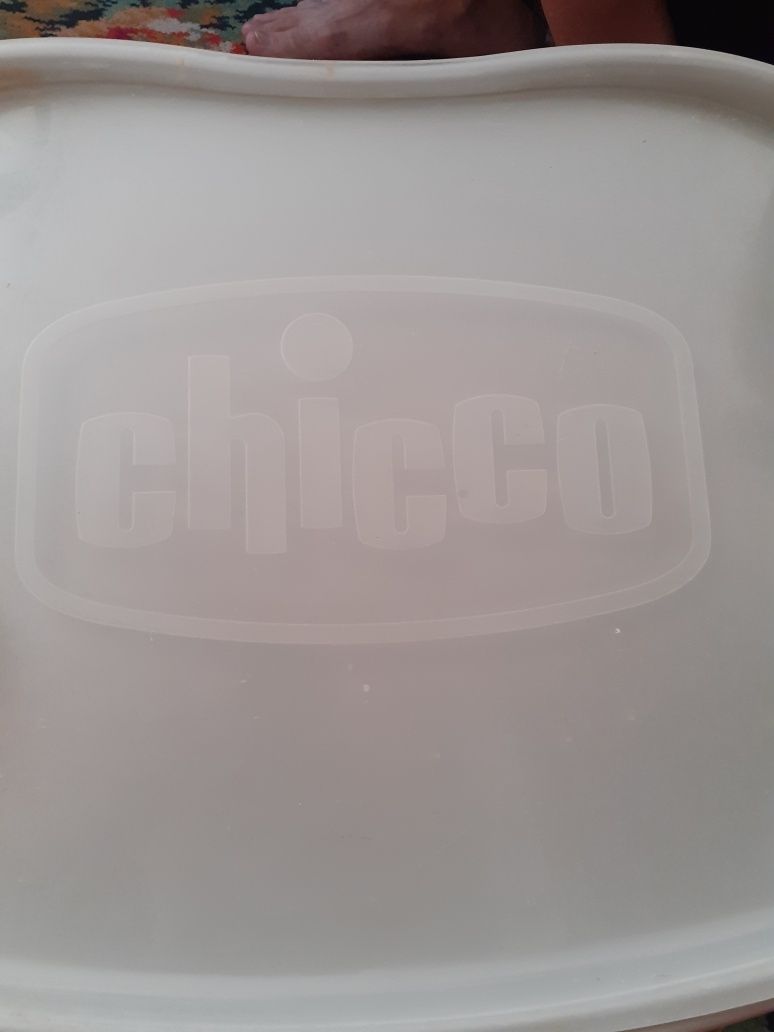 Стульчик для кормления Chicco + подарок