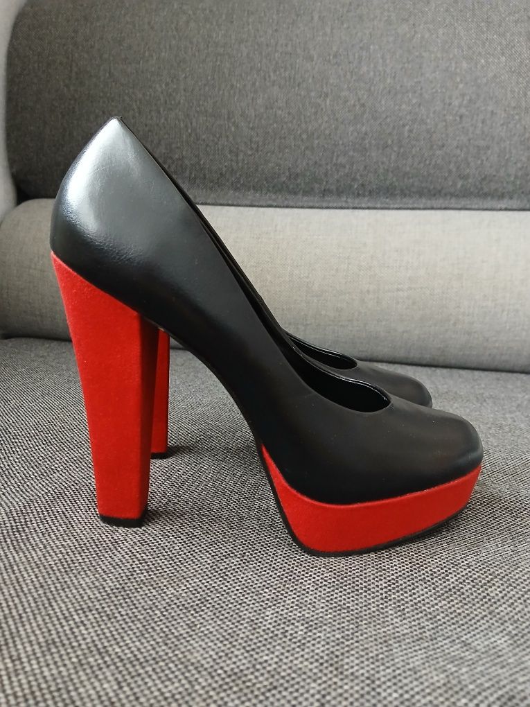 Buty na obcasie graceland