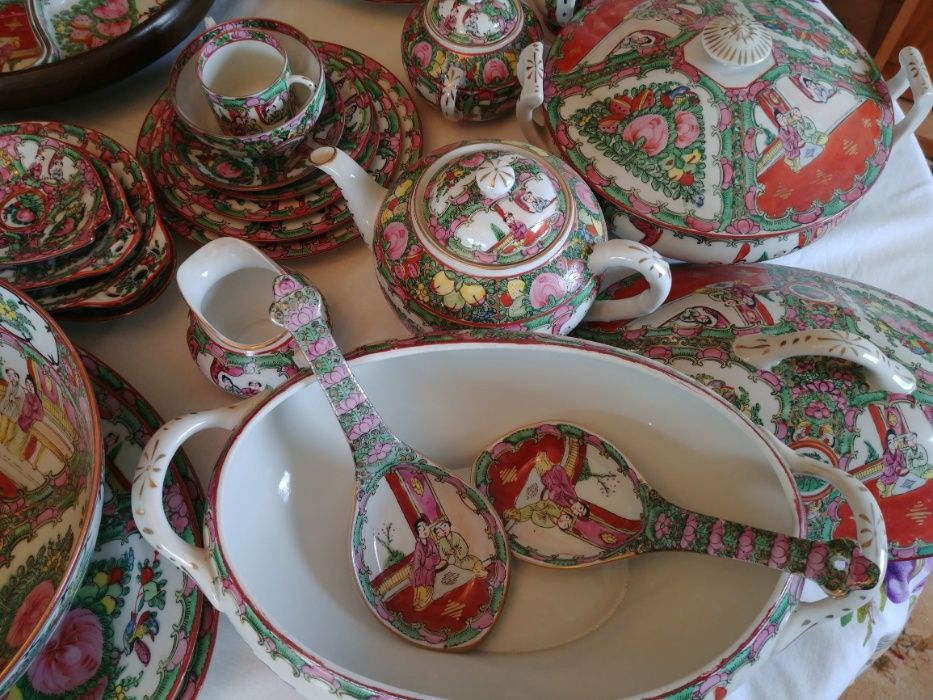 Porcelana chińska ręcznie malowana - pełen serwis 12 osób / 141 szt.