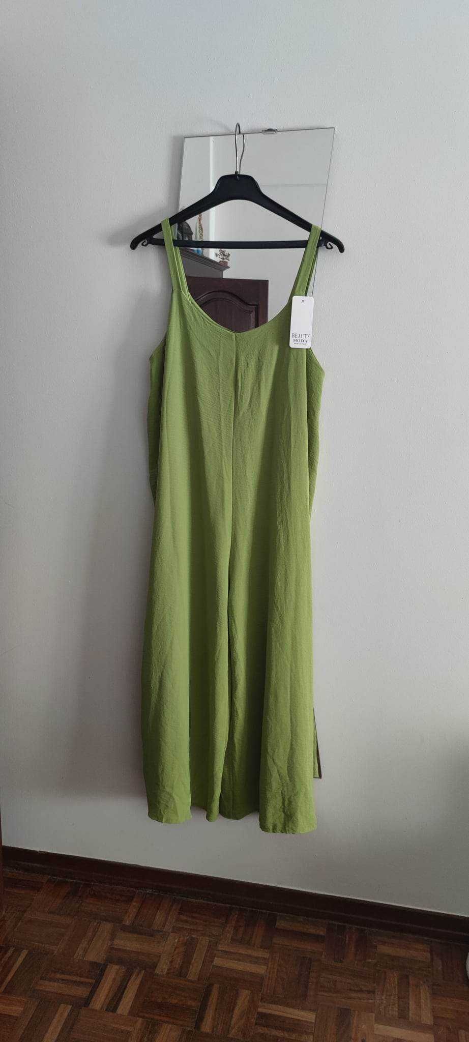 Macacão verde lima (tamanho único) veste até xxl 15€