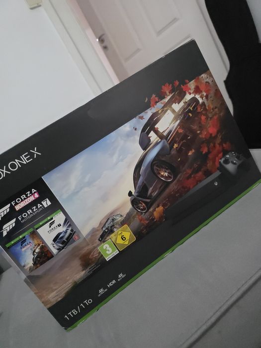 Xbox one X 1Tb, sem marcas de uso.