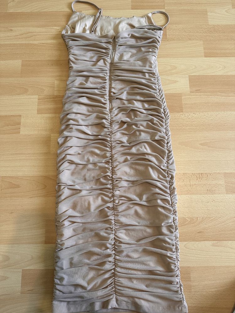 Сукня від бренду SHEIN. Розмір M (може бути і на S)