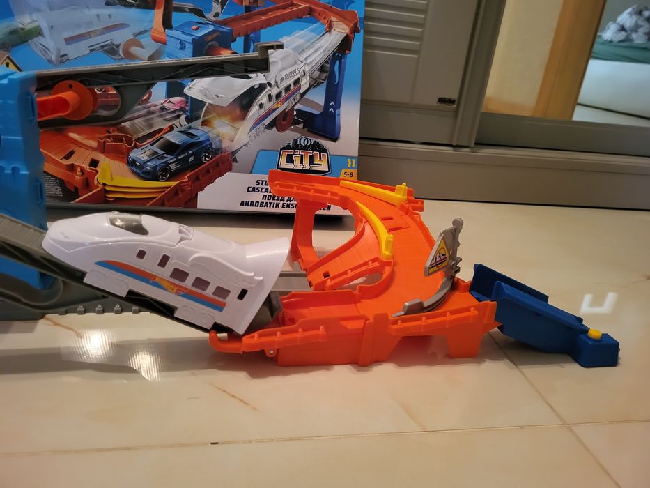 Mattel Hot Wheels GRW38 Трек Гонки на Железной Дороге