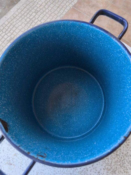 Antiga Panela de Esmalte