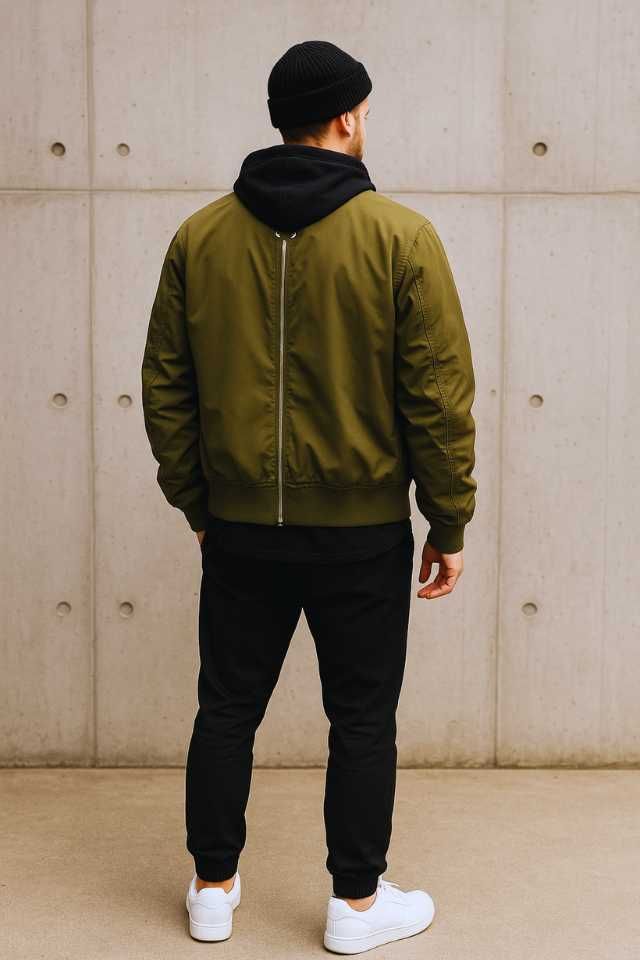 Kurtka bomberka Pull&Bear oliwkowa, rozmiar L, militarny styl