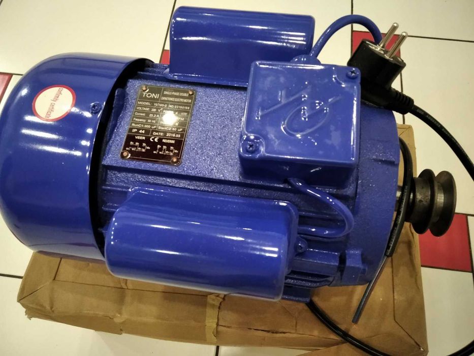 Электродвигатель однофазный,трехфазный,новый 4 квт,3квт,2.2квт,4.8 кв