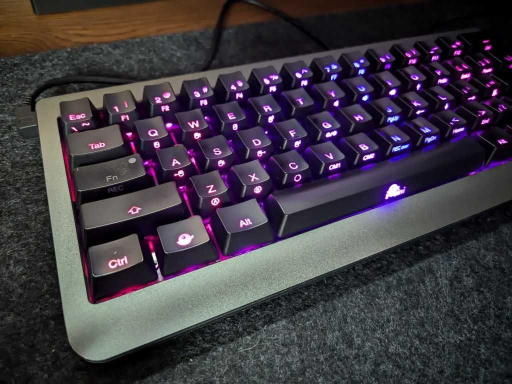 Klawiatura mechaniczna Ducky Mini - 61 klawisze - Cherry Mx Red
