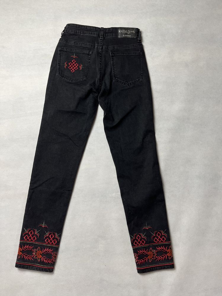 Czarne jeansy skinny do kostek z haftem marki Desigual rozmiar 24 (xs)