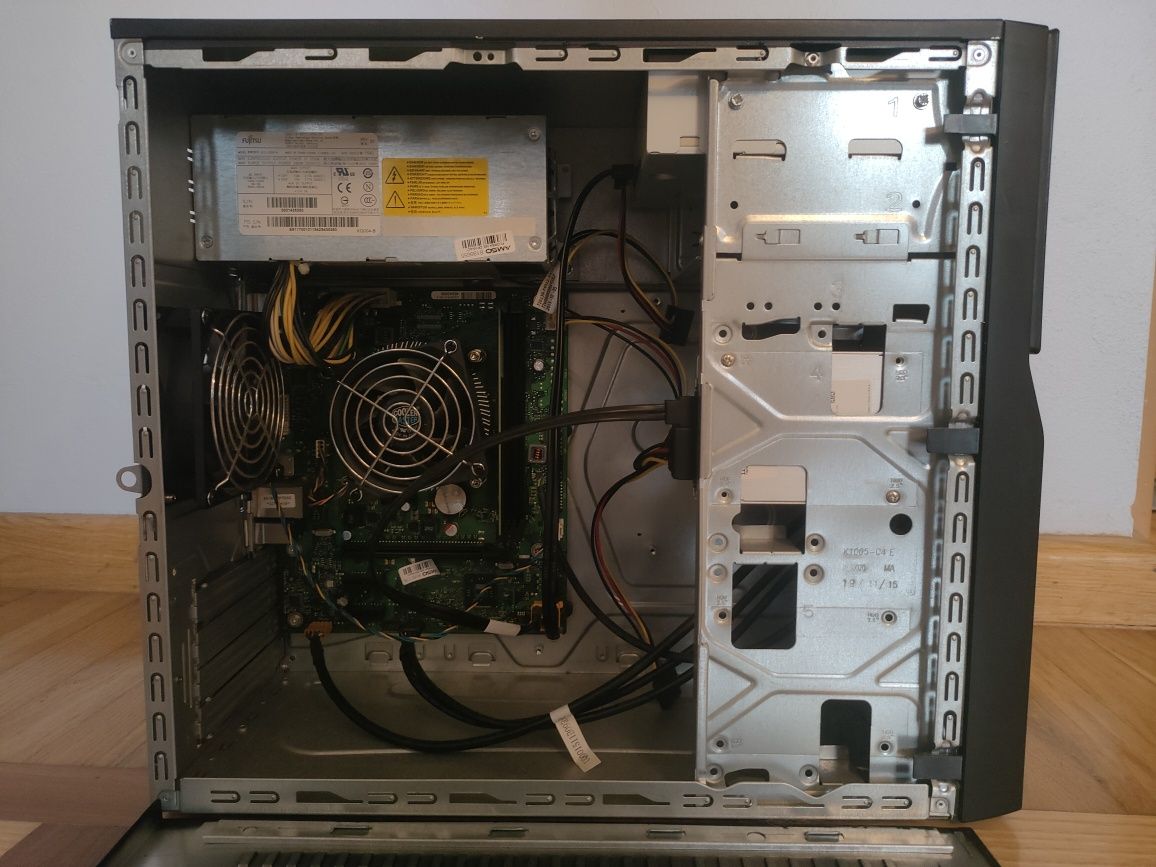 Fujitsu Esprimo P420, Celeron G1840 2,8 GHz, 4GB RAM, 128 GB dysk SSD