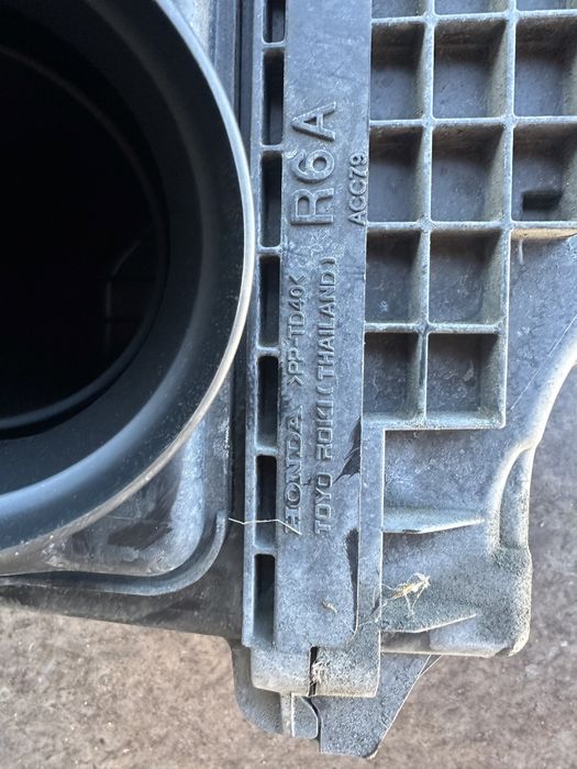 Корпус повітряного фільтра Honda CR-V 2.0i 12-16 17211-R6A-J00