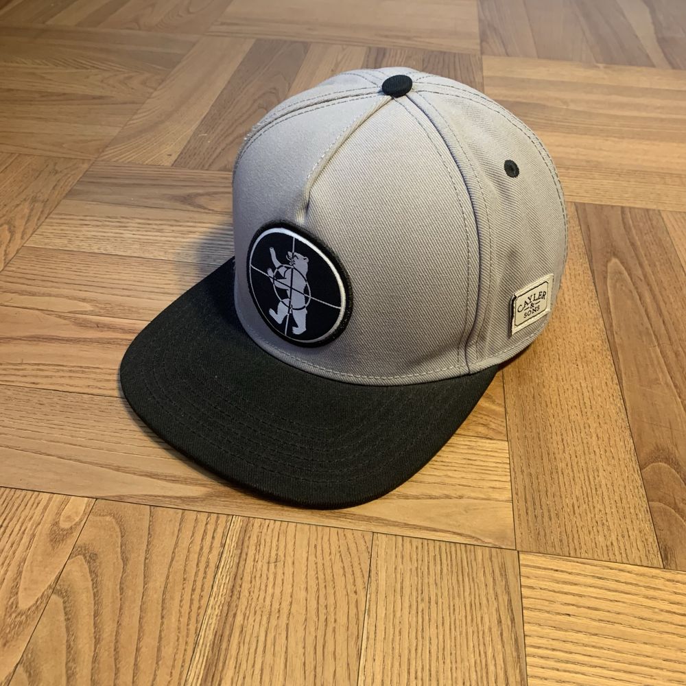 Czapka z daszkiem typu snapback Cayler & Sons