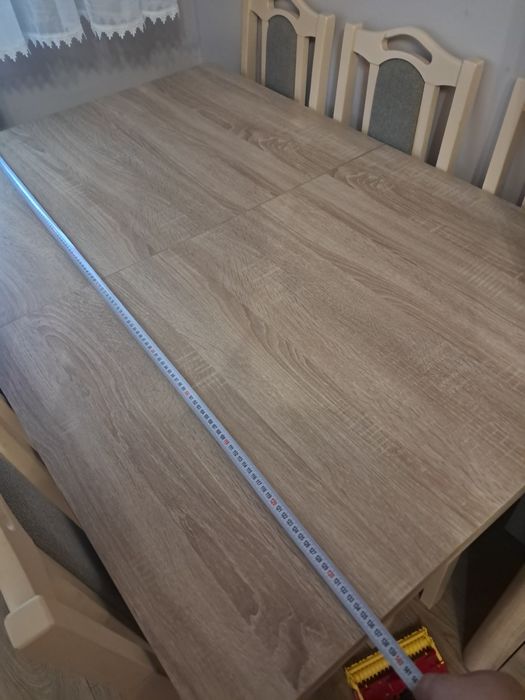 Sprzedam stół 140 + 2 wkładki po 40cm  + 6 krzeseł zapraszam