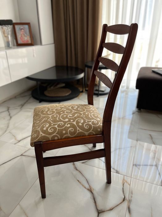 Крісла обідні, крісла кухонні. Стілець на ножках . Деревʼяні стільці