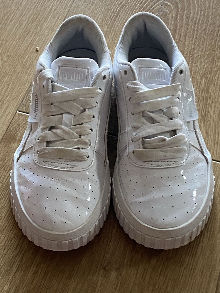 Puma 35,5 lakierowane białe adidasy