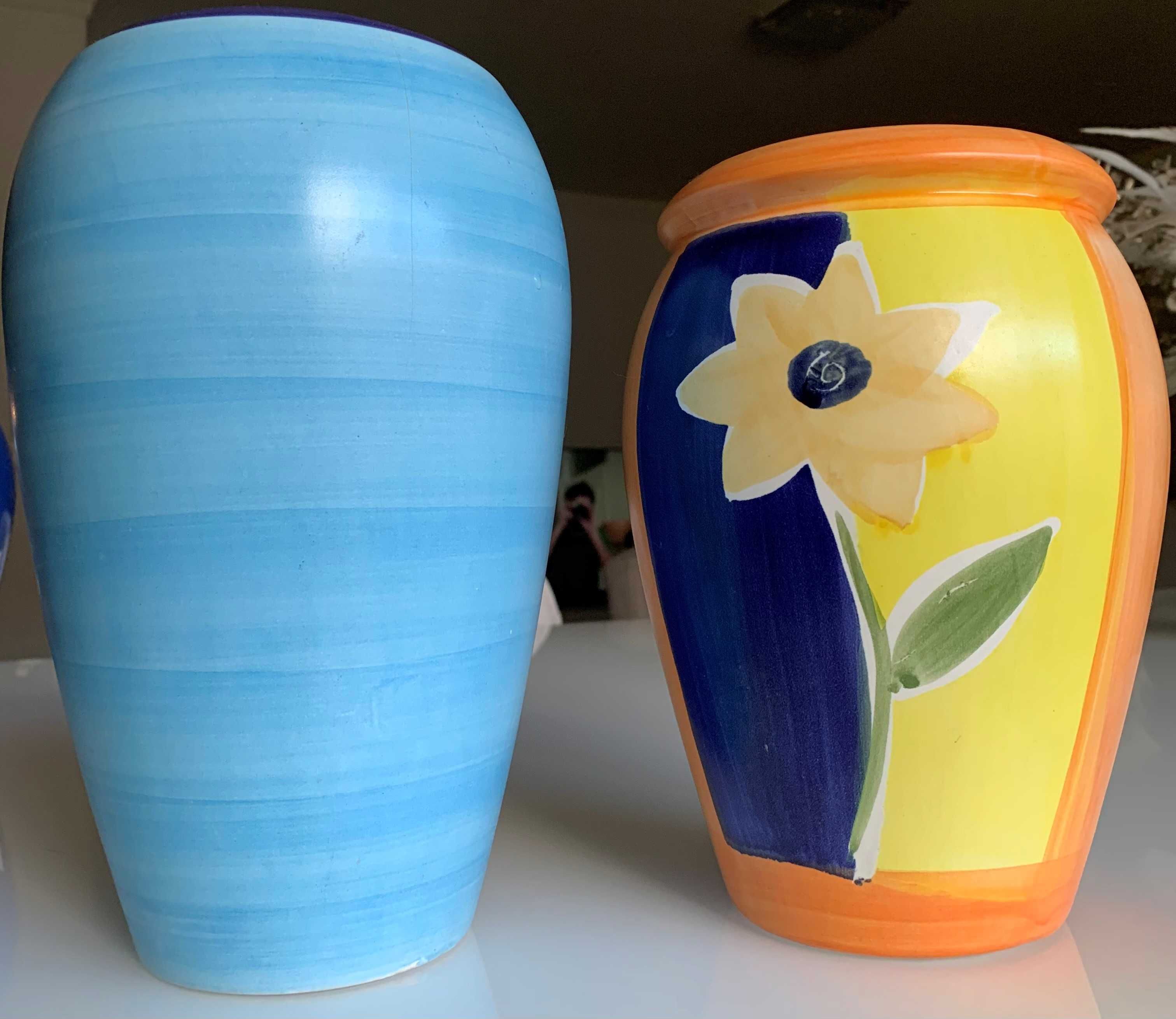 conjunto de 2 jarras coloridas