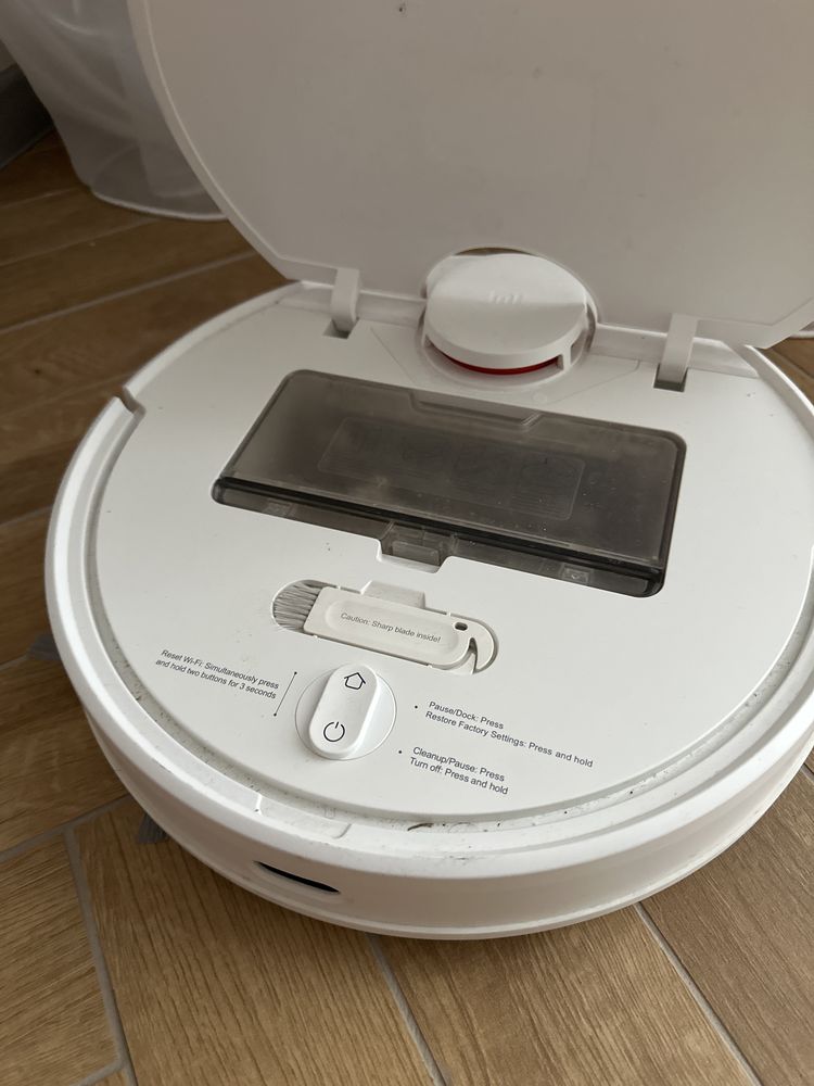Robot sprzątający XIAOMI Mi Robot Vacuum Pro Biały z mopowaniem