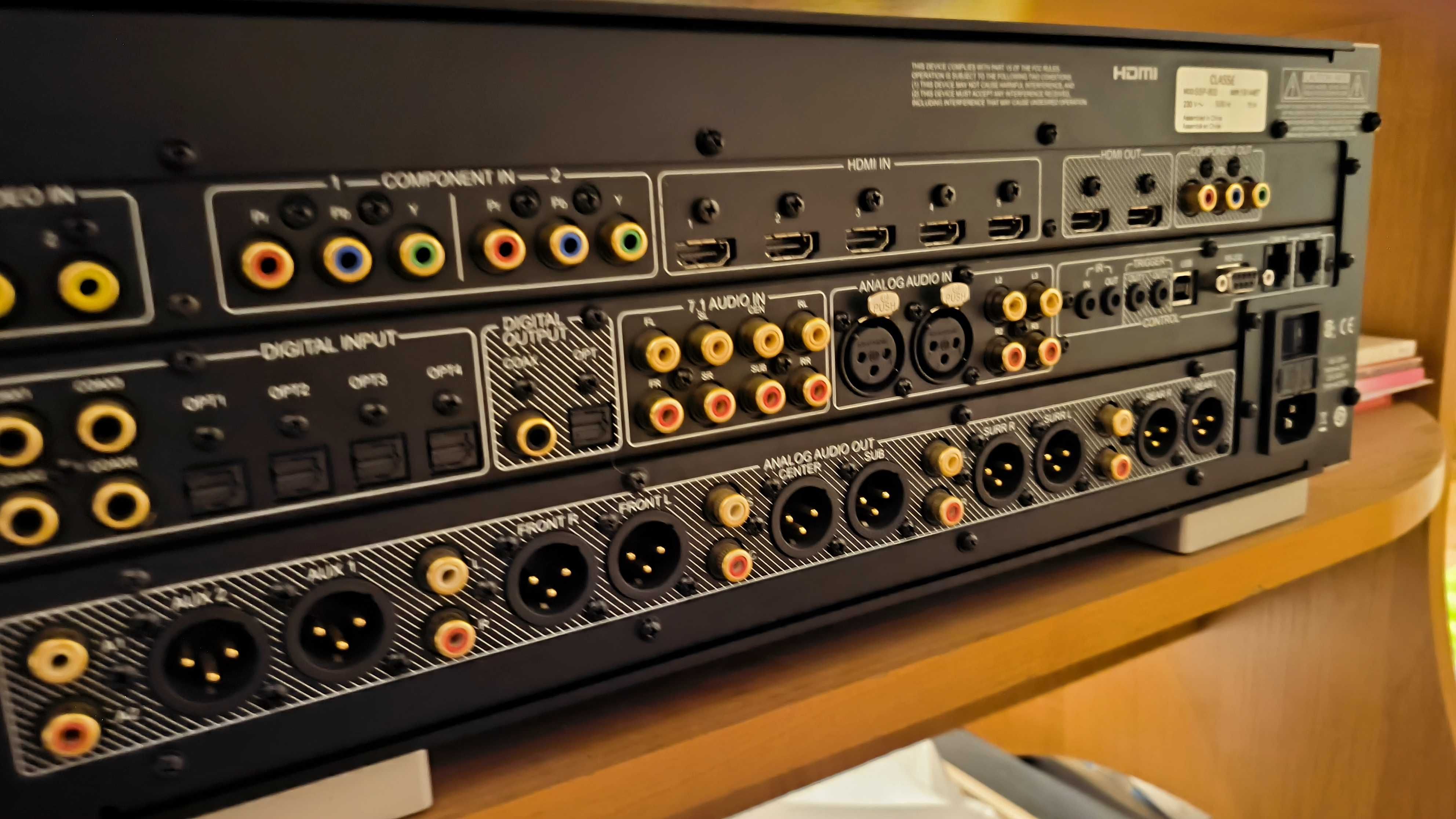 Classe ssp-800 multichanel preamplifier and DAC